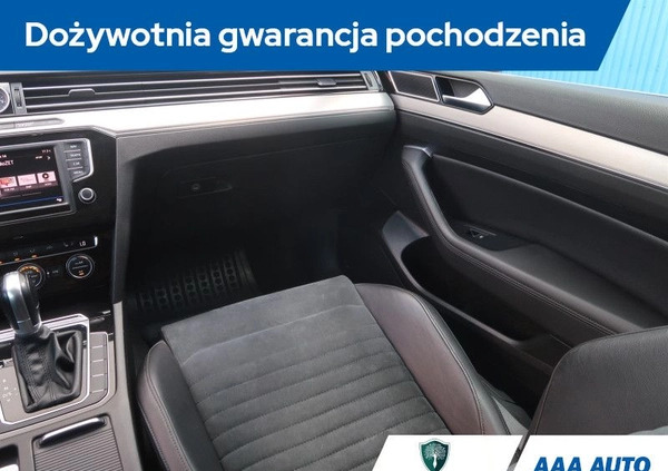 Volkswagen Passat cena 57000 przebieg: 227610, rok produkcji 2016 z Iwonicz-Zdrój małe 154